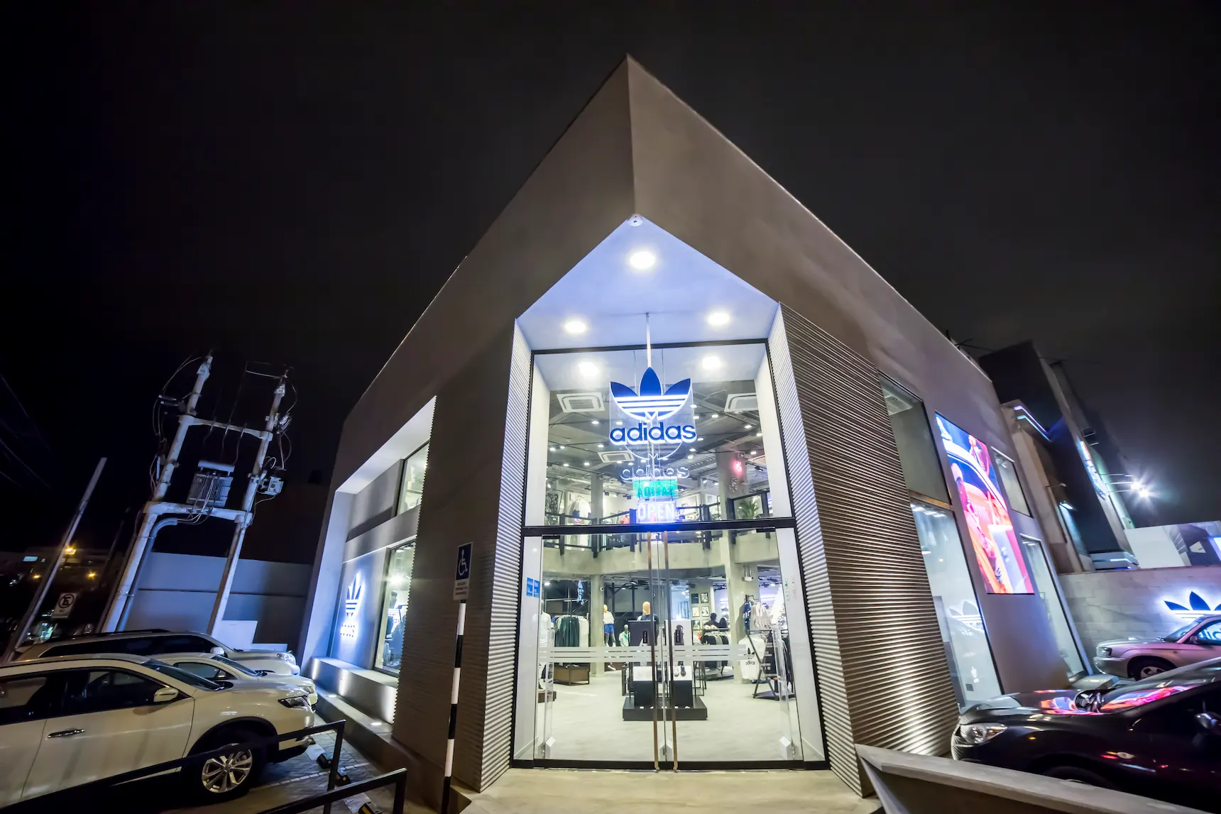 ADIDAS — imagen 1